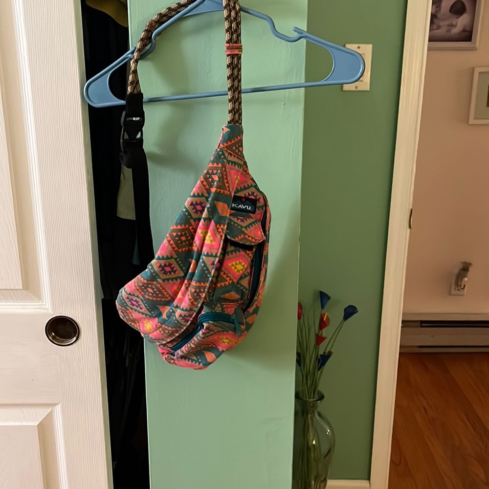 Kavu sling bag